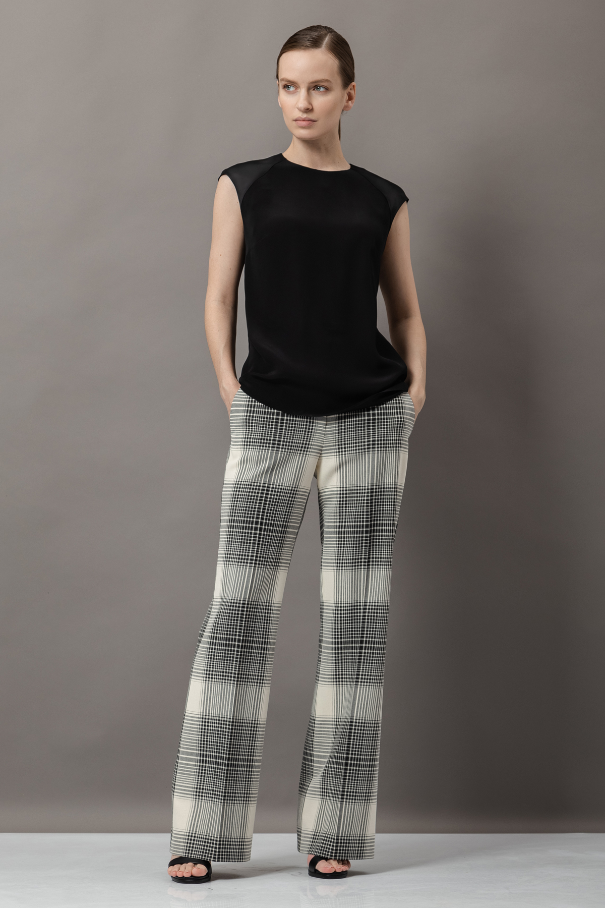 Блузка с фактурными вставками VASSA&Co, пол женский, цвет черный, фото №5