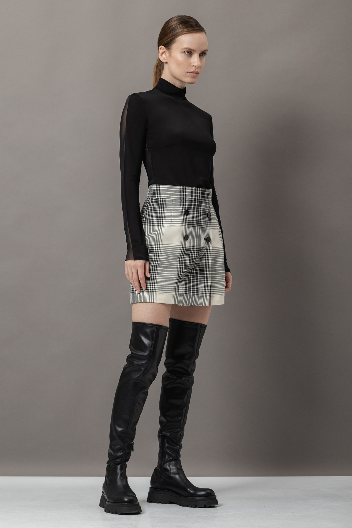 Юбка в крупную клетку VASSA&Co, пол женский, цвет черный, фото №4