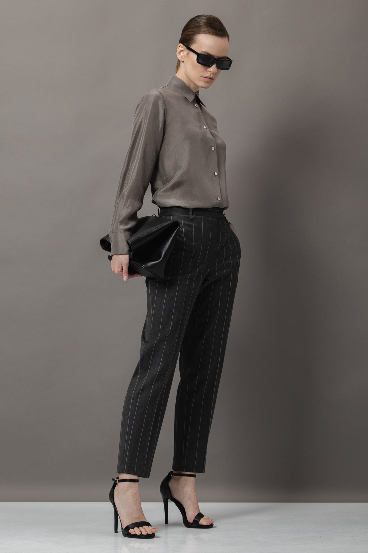 Брюки в полоску VASSA&Co, пол female, цвет серый, фото №3