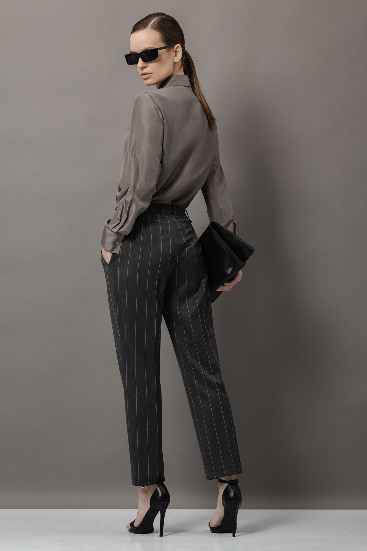 Брюки в полоску VASSA&Co, пол female, цвет серый, фото №5