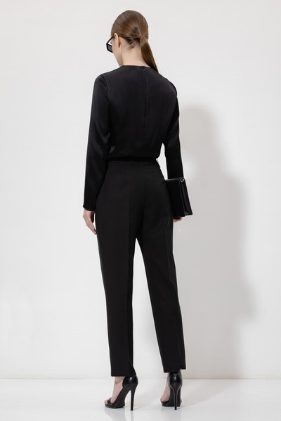 Trousers VASSA&Co, пол female, цвет black, фото №4