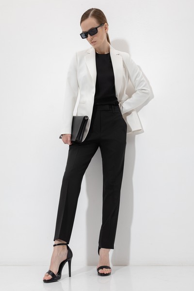 Trousers VASSA&Co, пол female, цвет black, фото №3