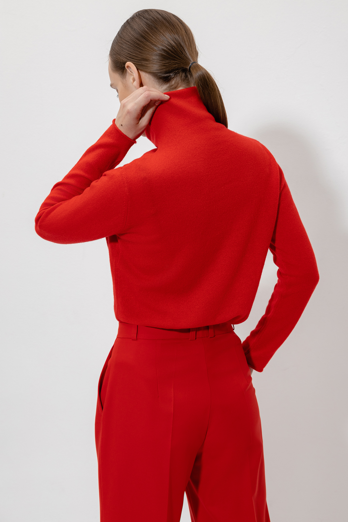 Водолазка свободного кроя из шерсти и кашемира VASSA&Co, пол женский, цвет красный, фото №6