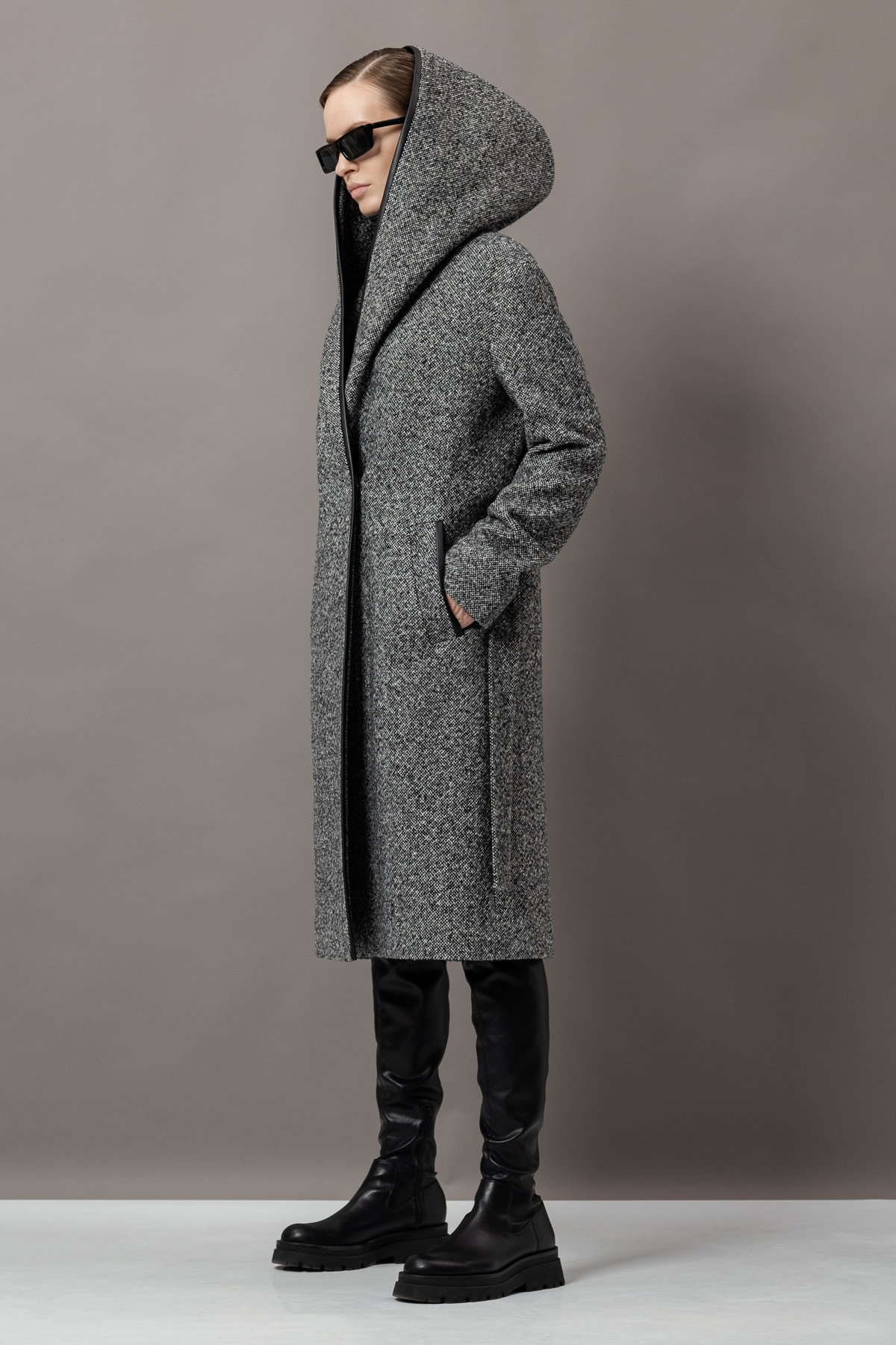 Пальто с капюшоном VASSA&Co, пол женский, цвет черный, фото №4