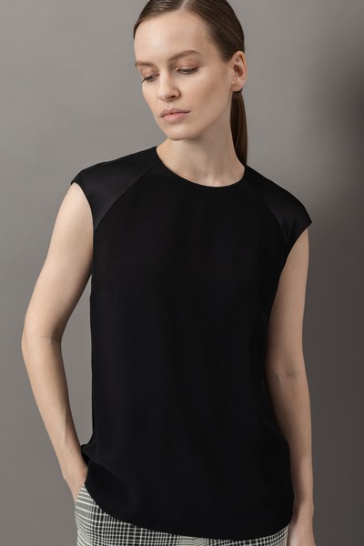 Блузка с фактурными вставками VASSA&Co, пол женский, цвет черный, фото №3