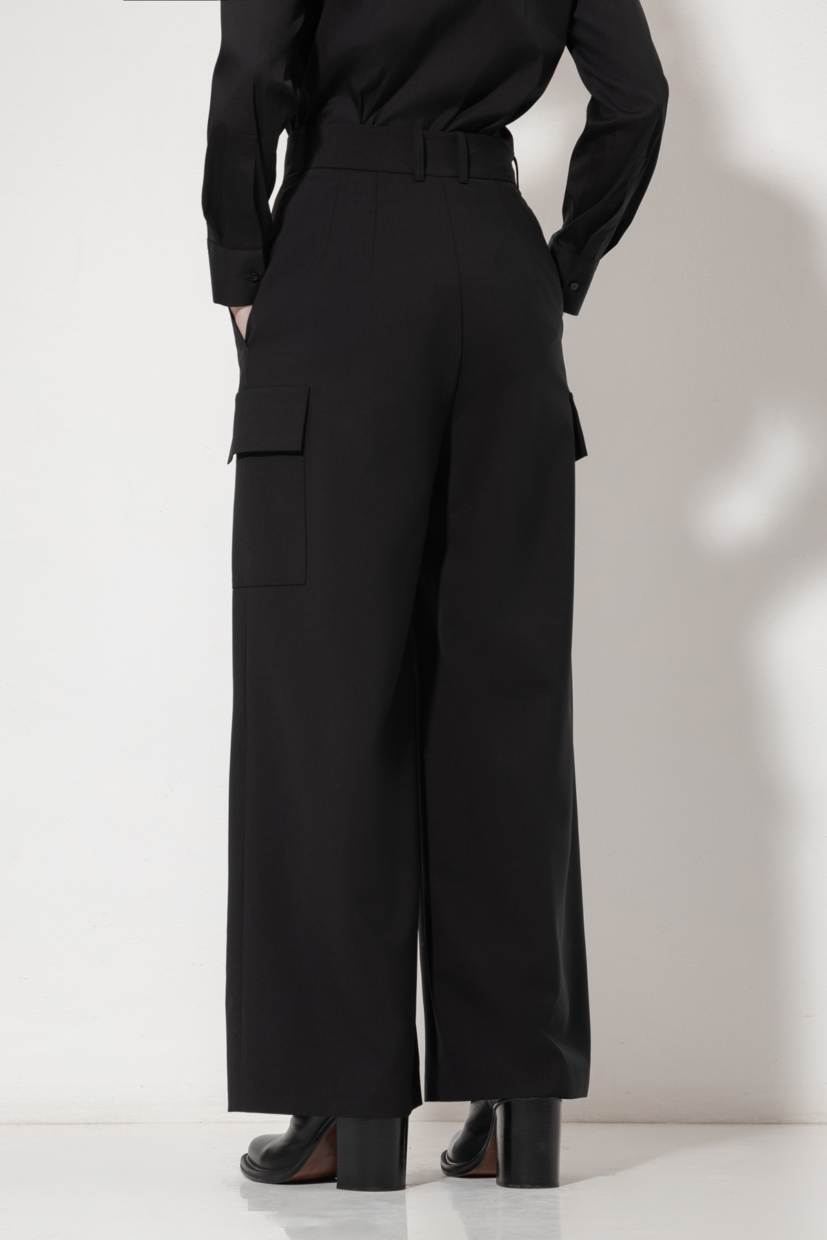 Брюки с накладными карманами VASSA&Co, пол женский, цвет черный, фото №6