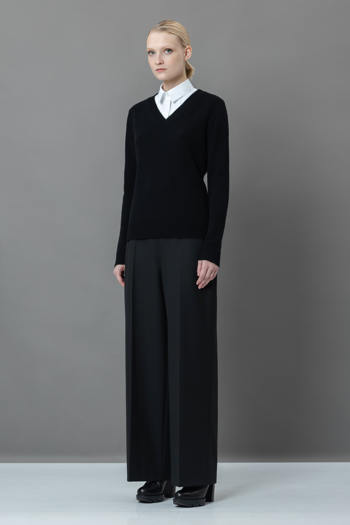 Джемпер со съемной манишкой VASSA&Co, пол женский, цвет черный, фото №4