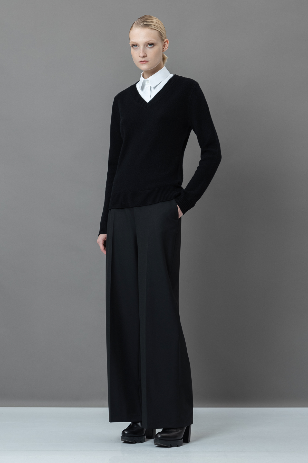 Джемпер со съемной манишкой VASSA&Co, пол женский, цвет черный, фото №3