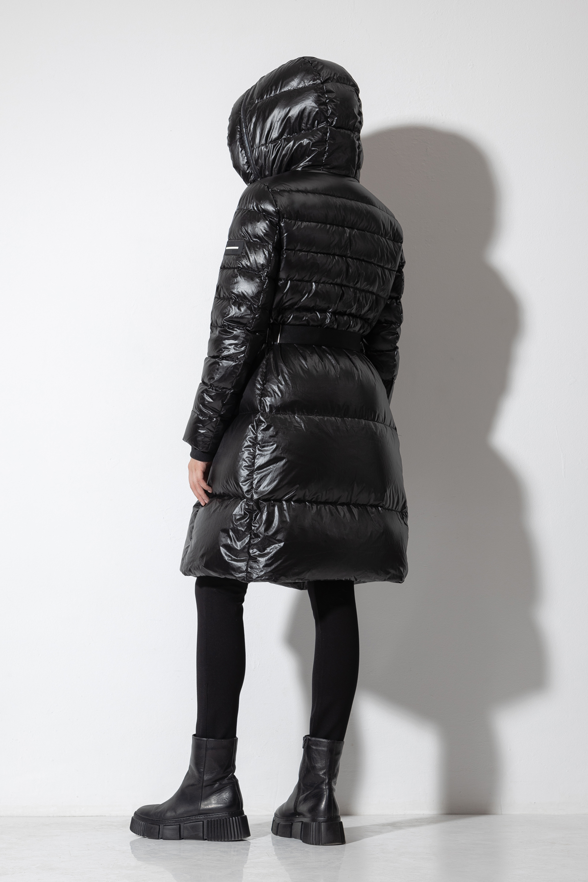 Пальто-пуховик VASSA CODE, пол женский, цвет черный, фото №5