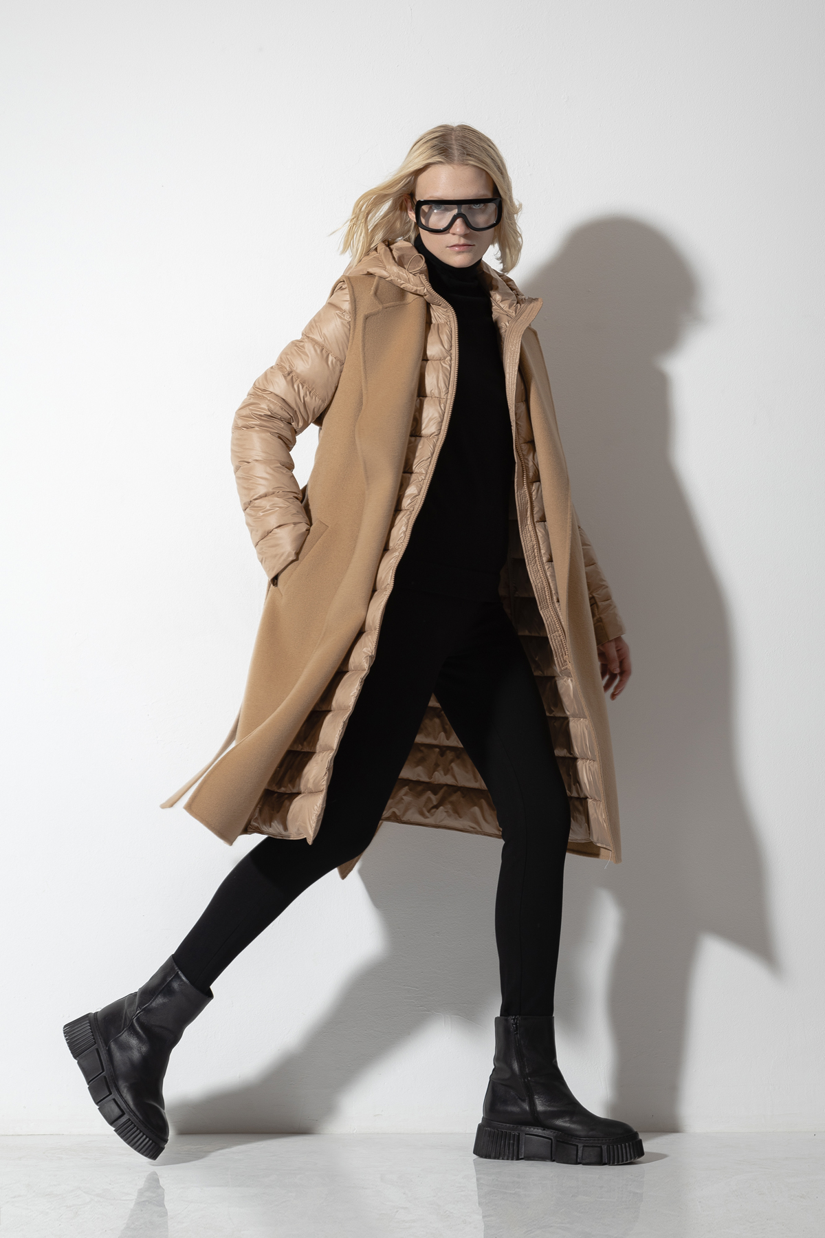 Пальто с капюшоном VASSA CODE, пол женский, цвет коричневый, фото №2