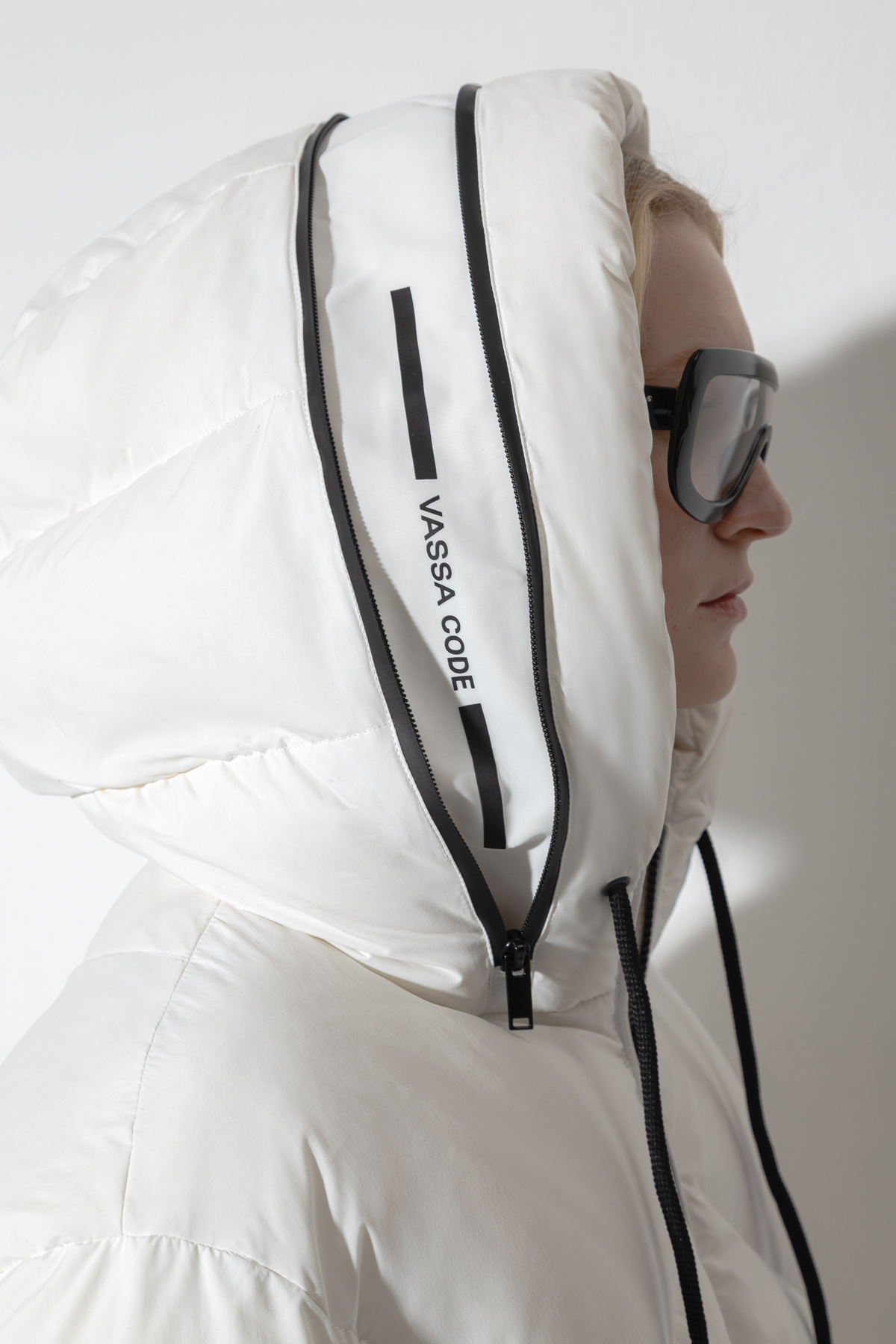 Пуховик VASSA CODE, пол женский, цвет белый, фото №5