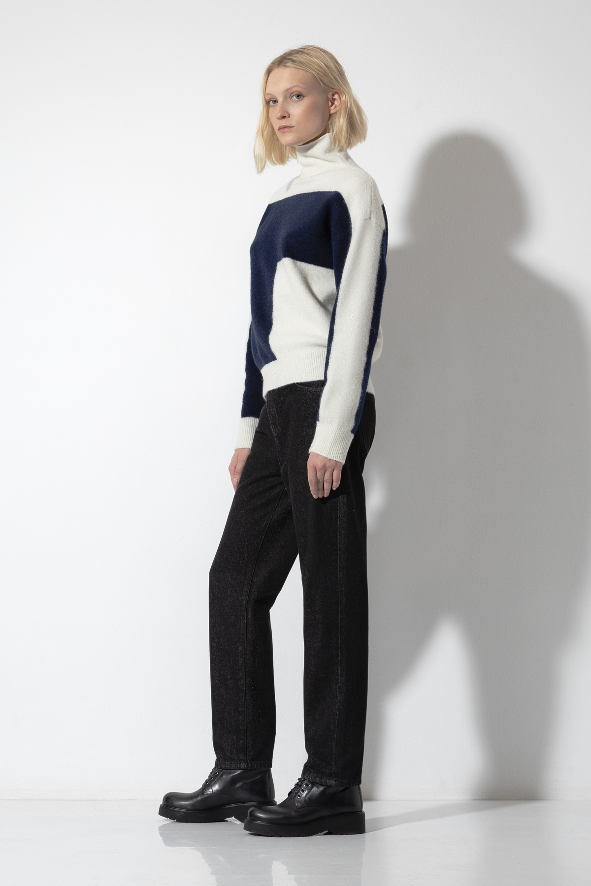 Джемпер с контрастным принтом VASSA CODE, пол женский, цвет синий, фото №3