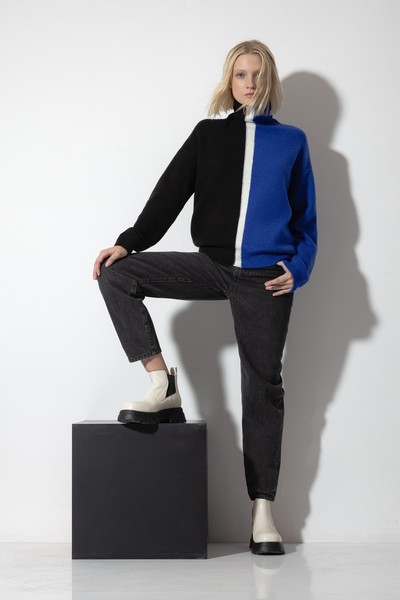 Джемпер с контрастным принтом VASSA CODE, пол женский, цвет синий, фото №4