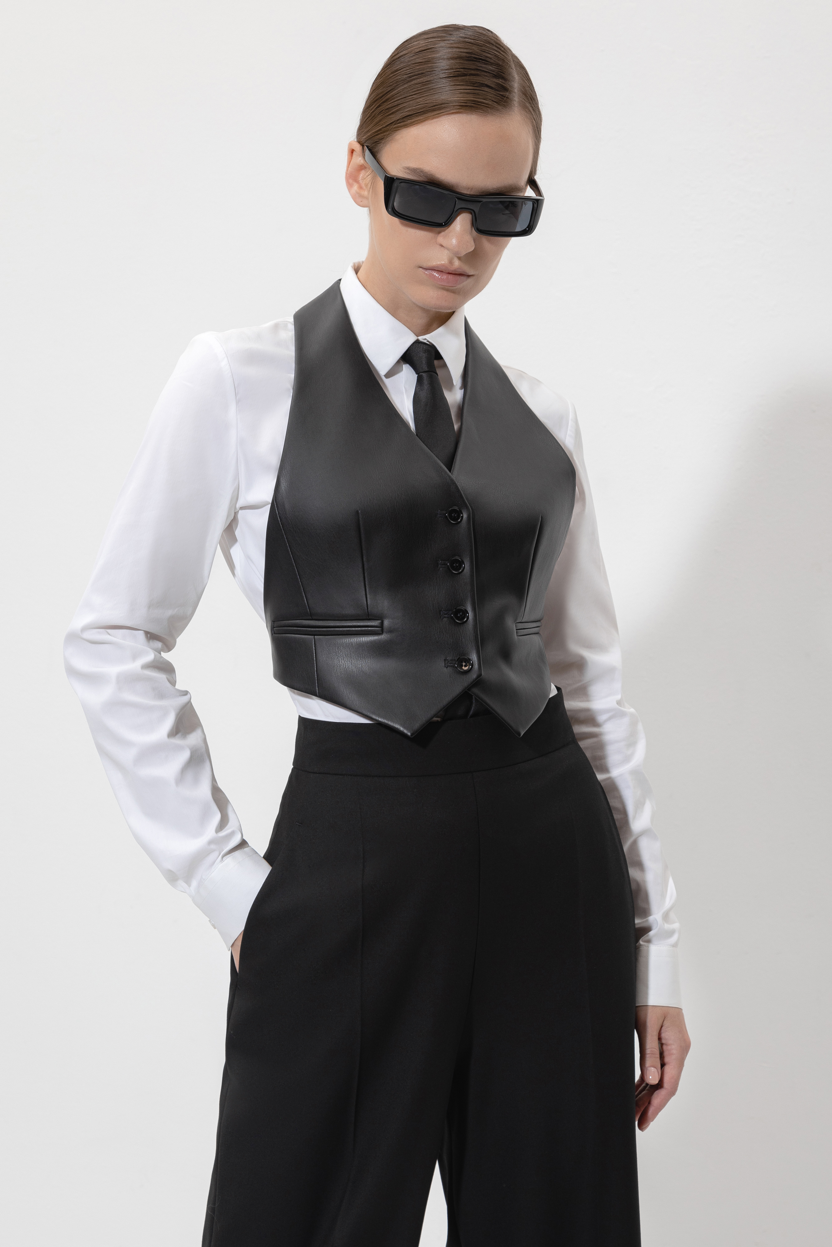 Vest VASSA&Co, пол female, цвет black, фото №5