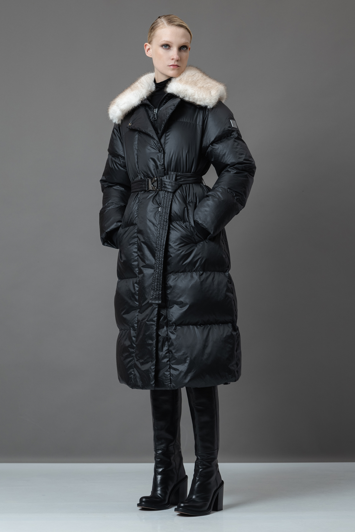 Пуховик со съемным воротником VASSA&Co, пол женский, цвет черный, фото №4