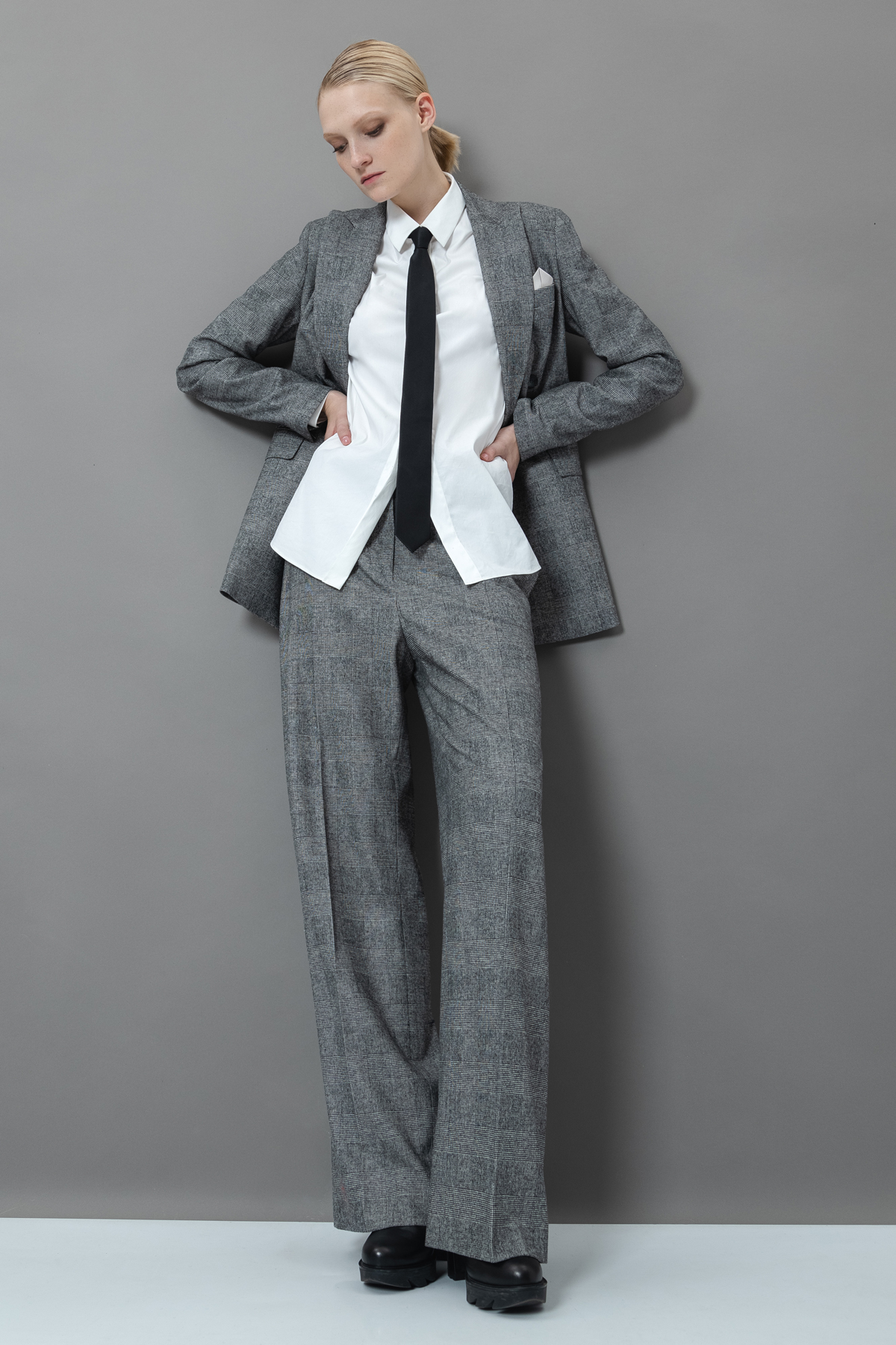 Широкие брюки VASSA&Co, пол женский, цвет серый, фото №2