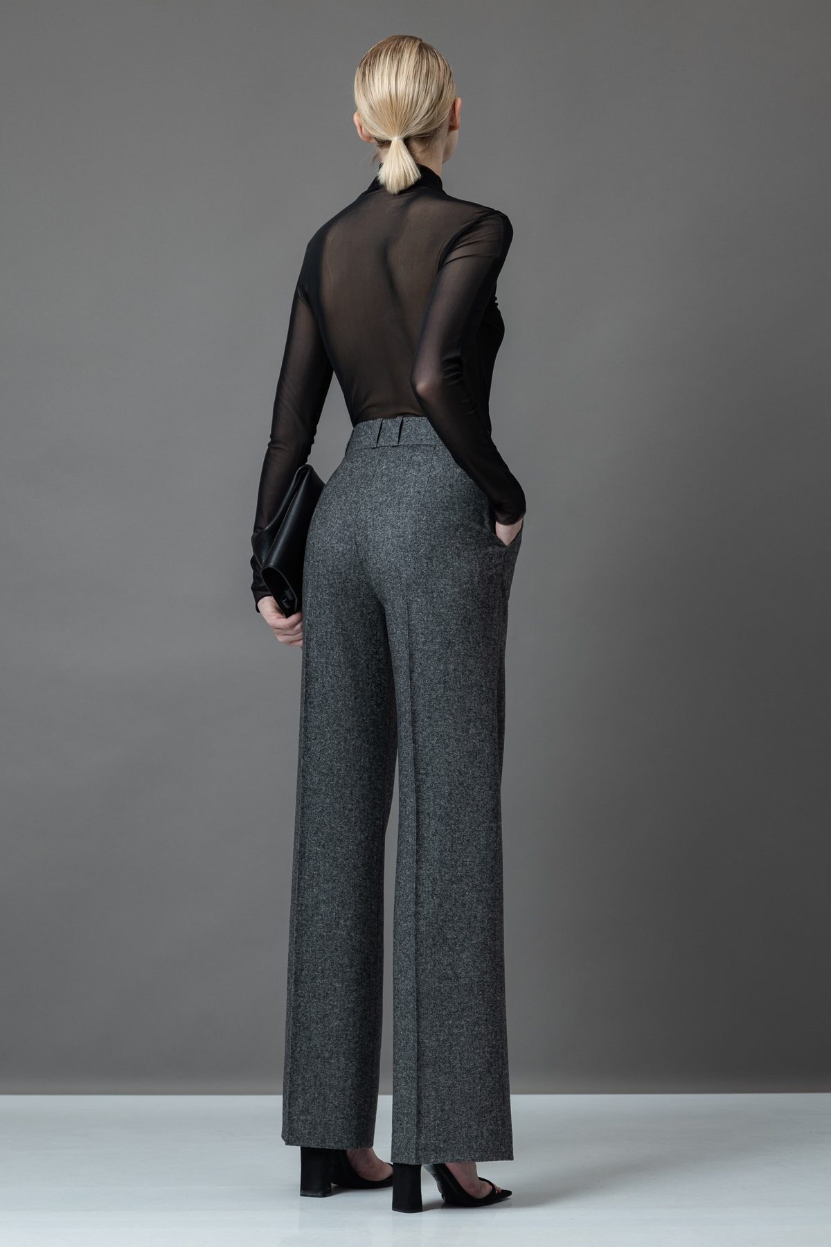 Классические брюки VASSA&Co, пол женский, цвет серый, фото №5