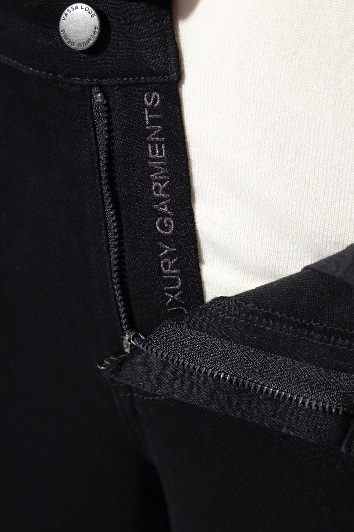 Джинсы Rio Mid Rise VASSA CODE, пол женский, цвет черный, фото №5