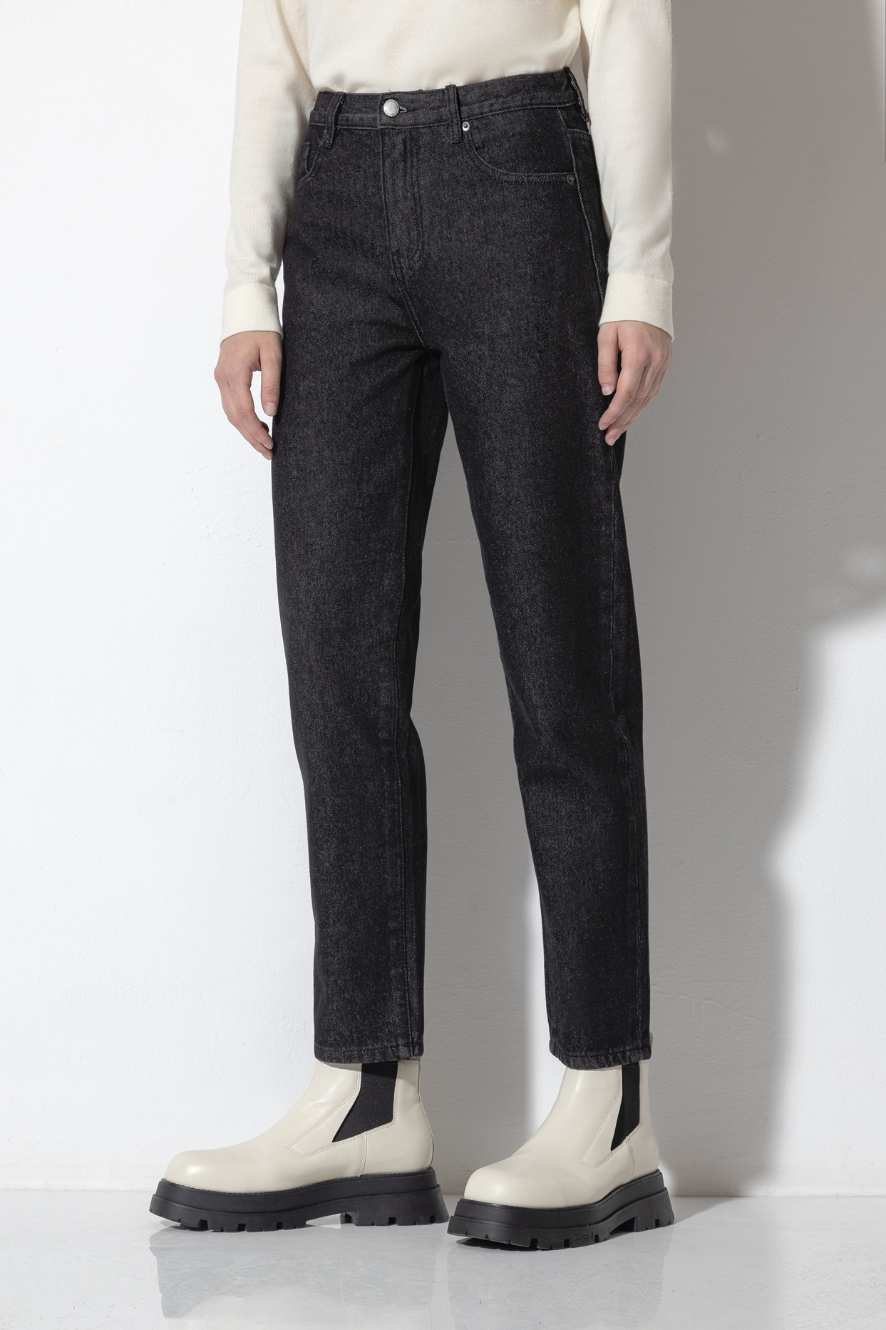 Джинсы Luxembourg Mid Rise VASSA CODE, пол женский, цвет черный, фото №2