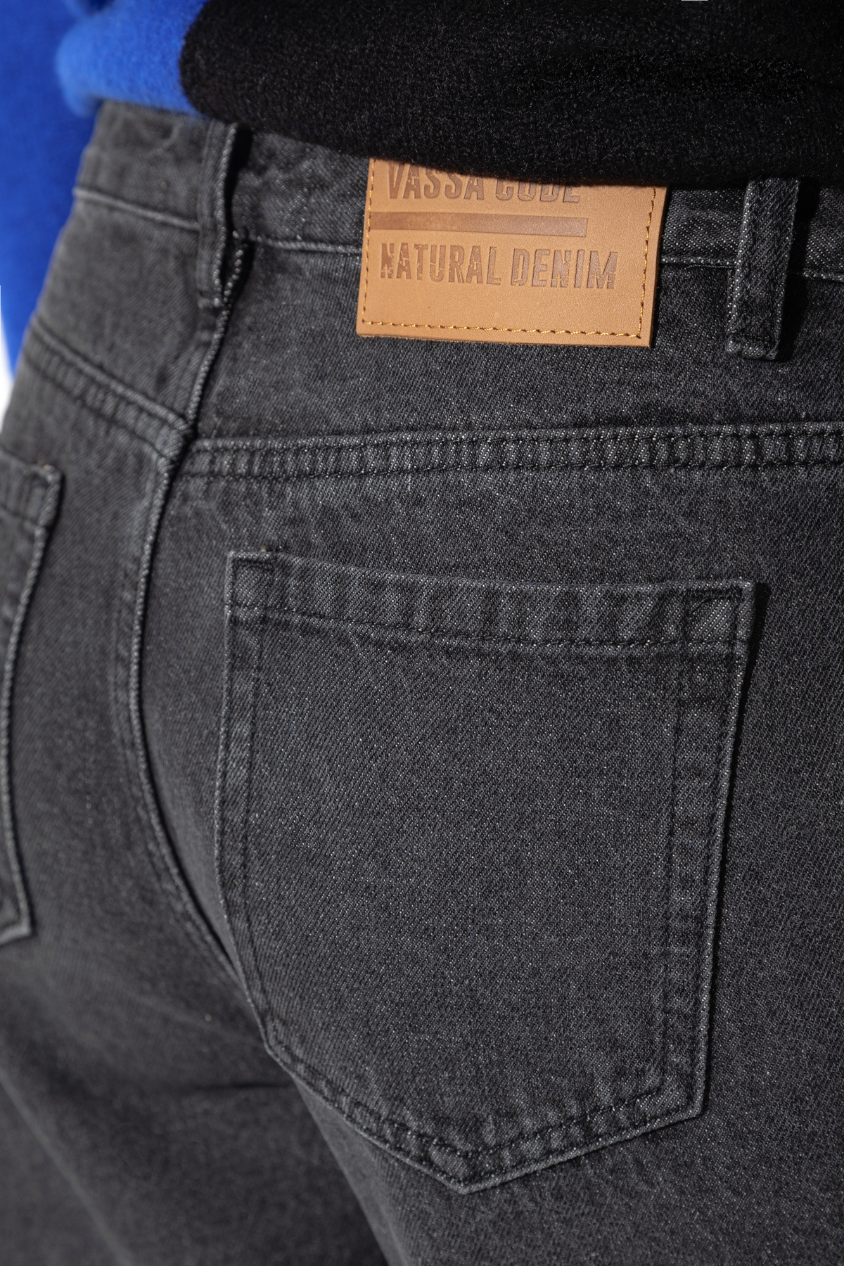 Джинсы Mom Fit VASSA CODE, пол женский, цвет черный, фото №4