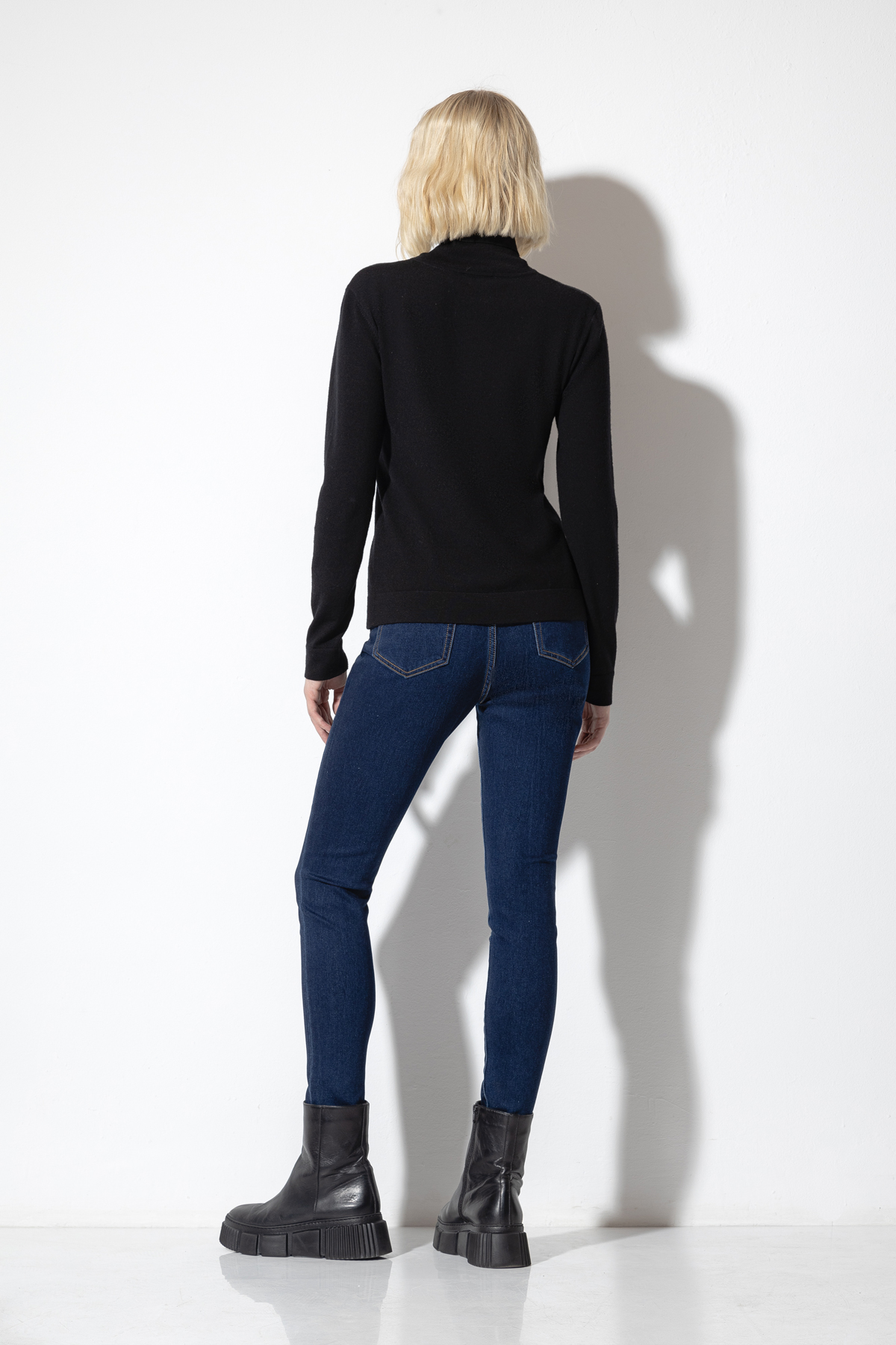 Jeans VASSA CODE, пол female, цвет синий, фото №3