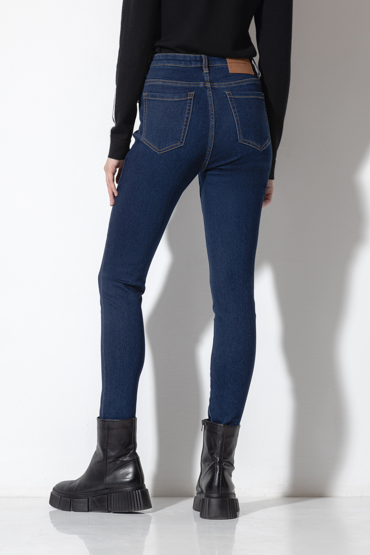 Jeans VASSA CODE, пол female, цвет синий, фото №4