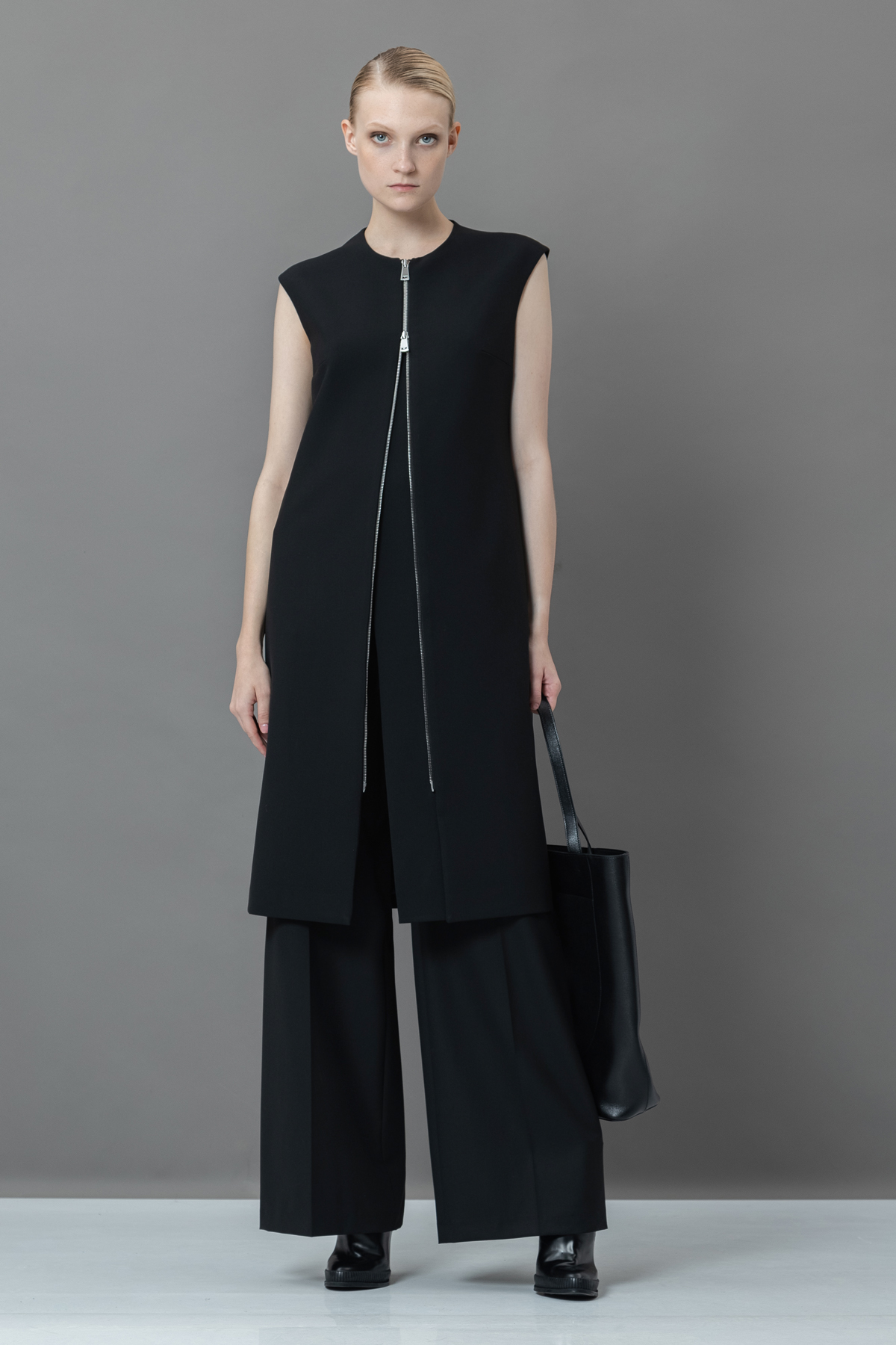 Жилет на молнии VASSA&Co, пол женский, цвет черный, фото №3