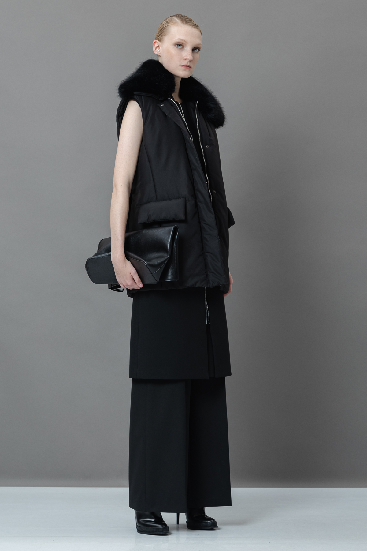 Жилет на молнии VASSA&Co, пол женский, цвет черный, фото №5