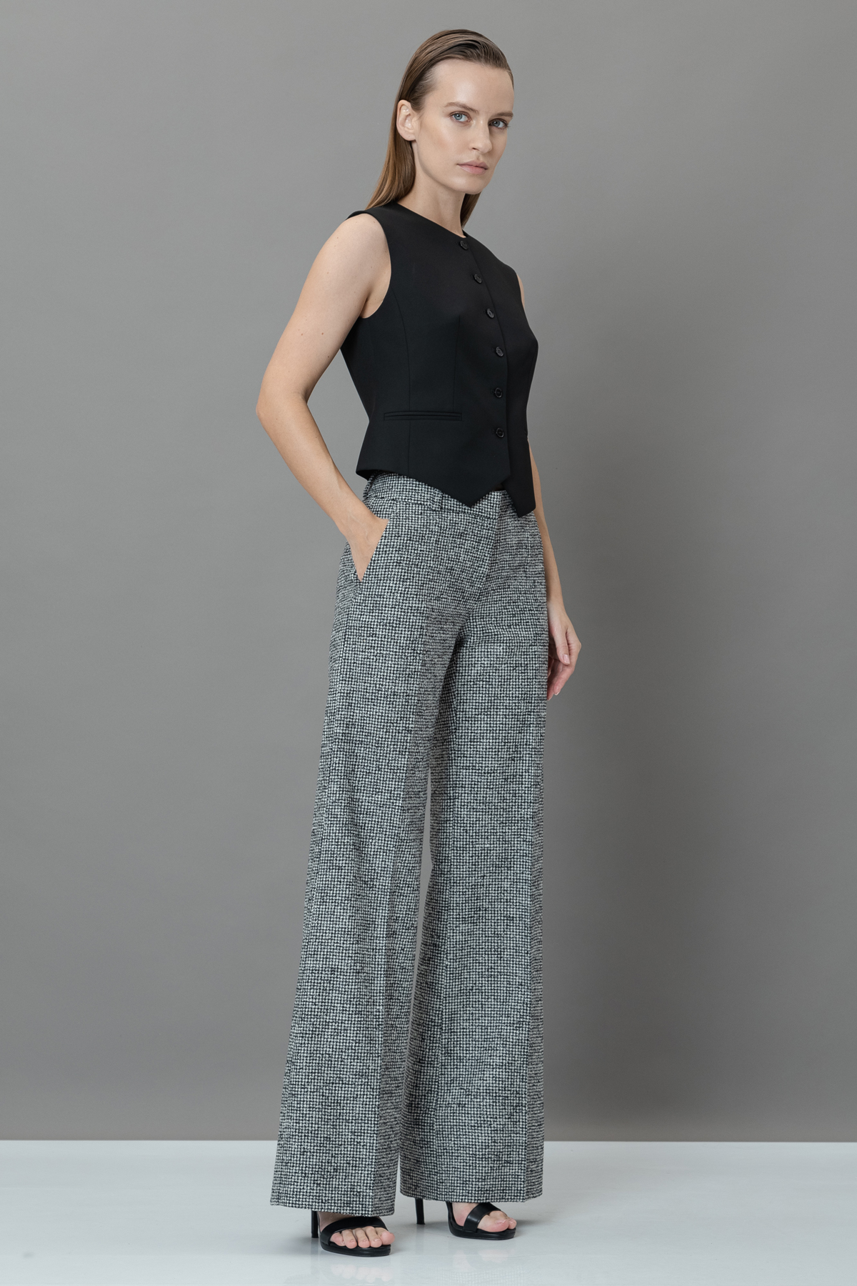 Брюки из фактурной ткани VASSA&Co, пол женский, цвет черный, фото №3