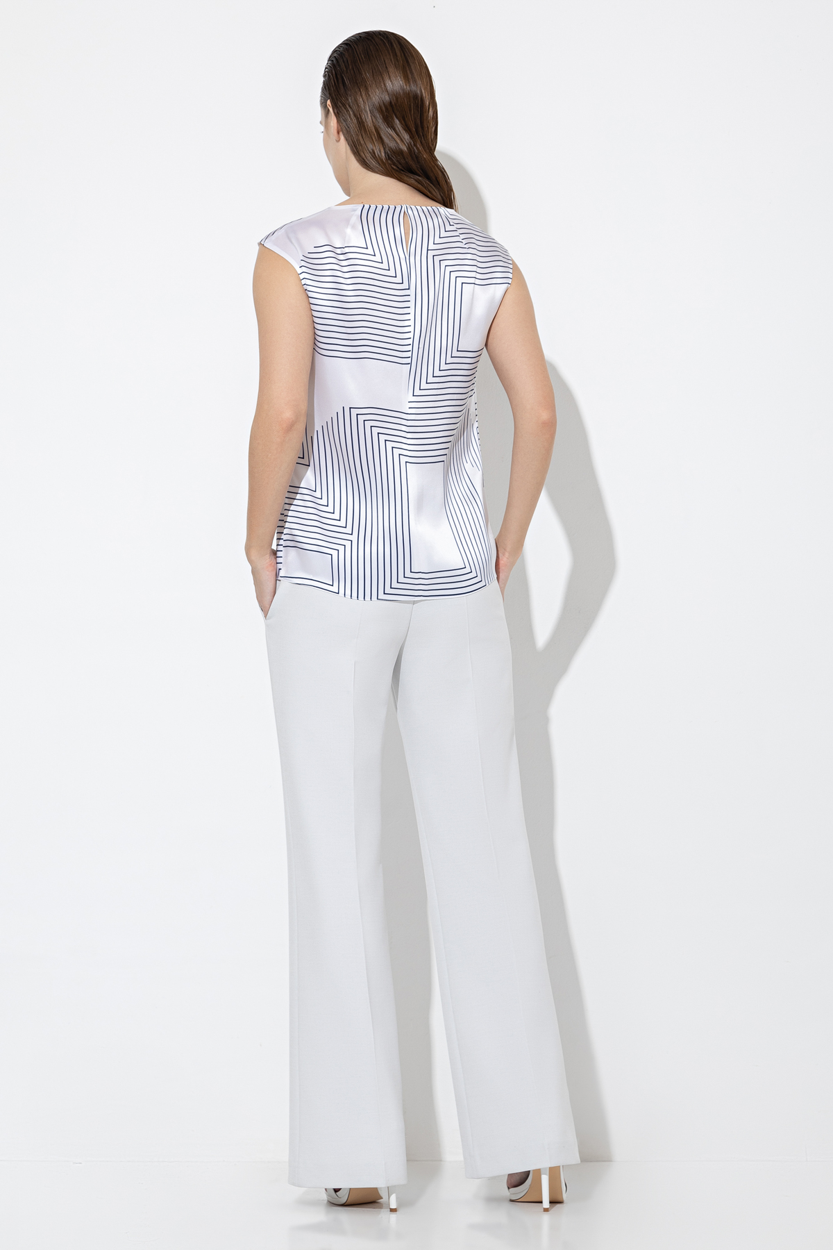 Топ из шелка VASSA&Co, пол женский, цвет белый, фото №6