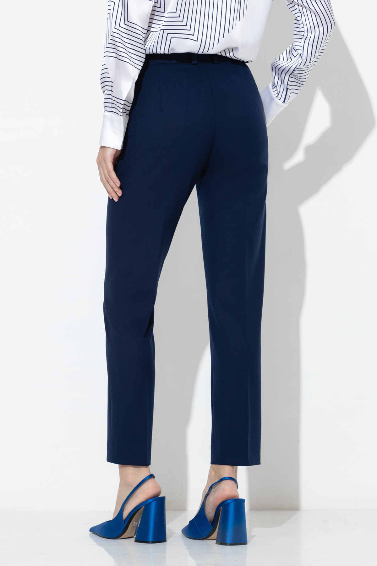 Зауженные брюки VASSA&Co, пол женский, цвет синий, фото №3