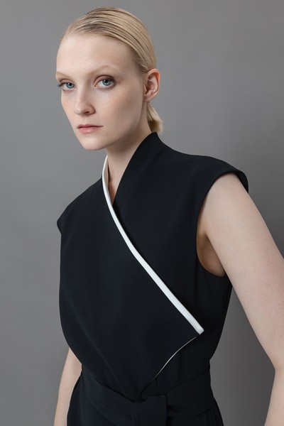 Платье с асимметричным вырезом VASSA&Co, пол женский, цвет черный, фото №6