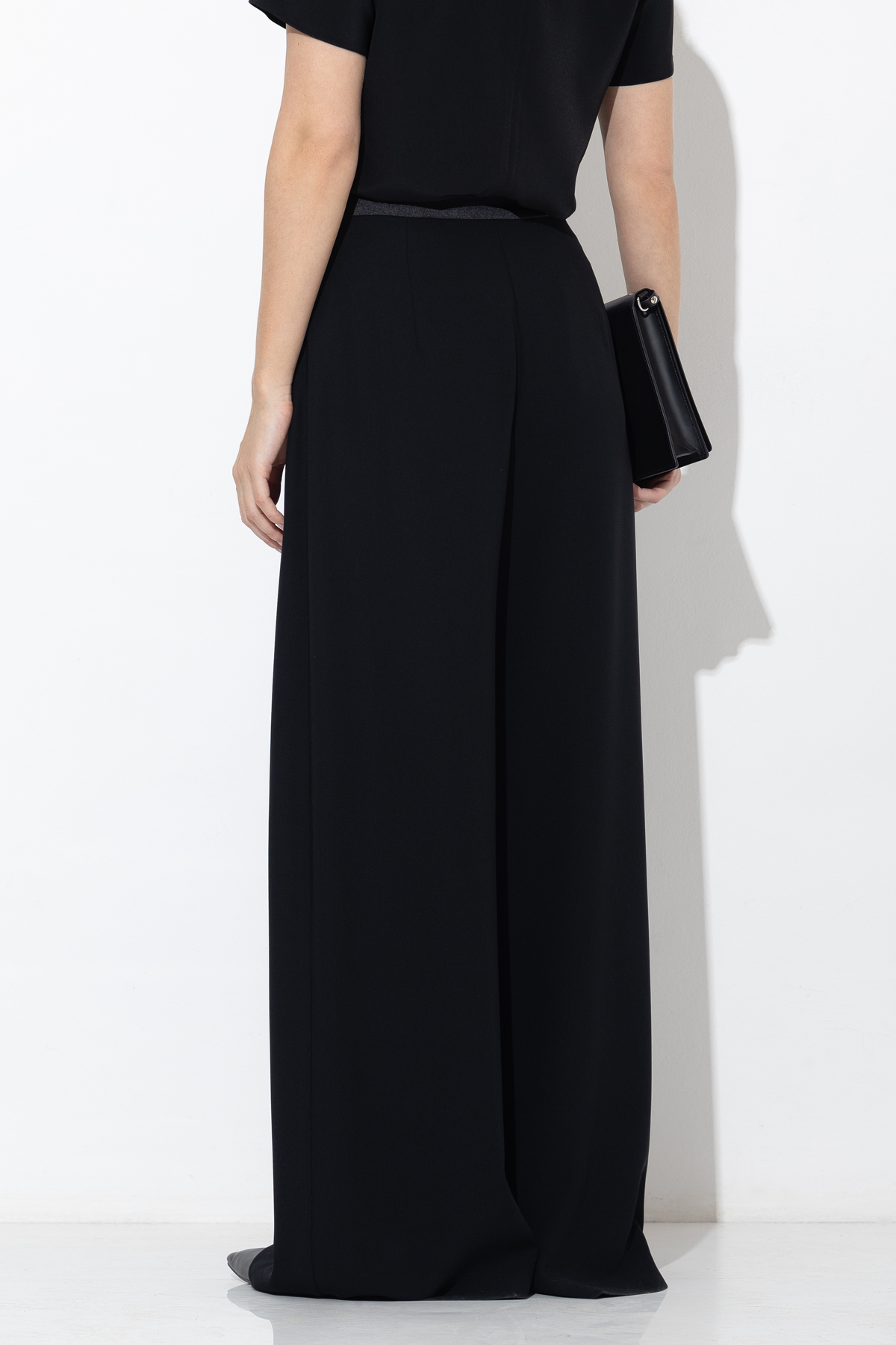 Брюки с атласной кокеткой VASSA&Co, пол женский, цвет черный, фото №4