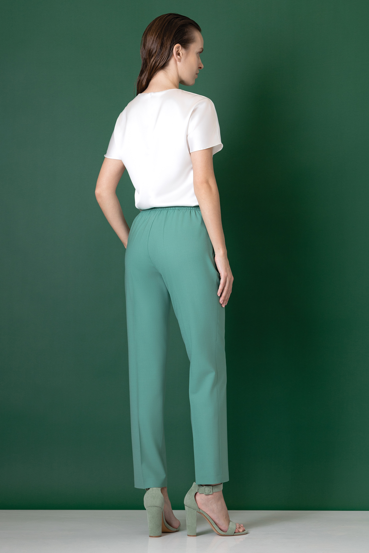 Зауженные брюки VASSA&Co, пол женский, цвет зеленый, фото №4