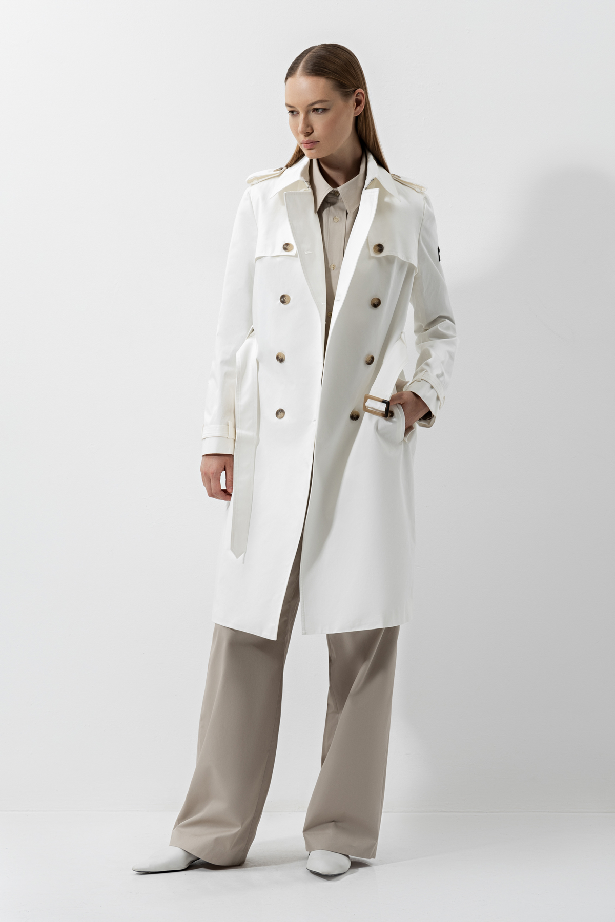 Тренч из хлопка VASSA CODE, пол женский, цвет белый, фото №4