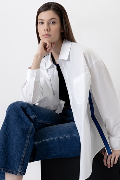 Рубашка с контрастной тесьмой , пол женский, цвет белый, фото №4