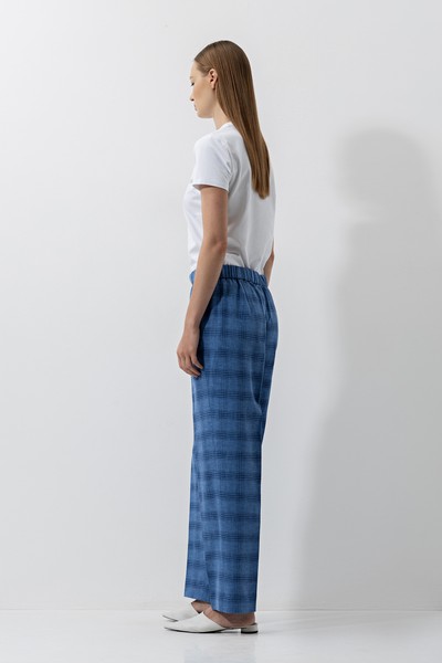 Зауженные брюки в клетку , пол женский, цвет синий, фото №3