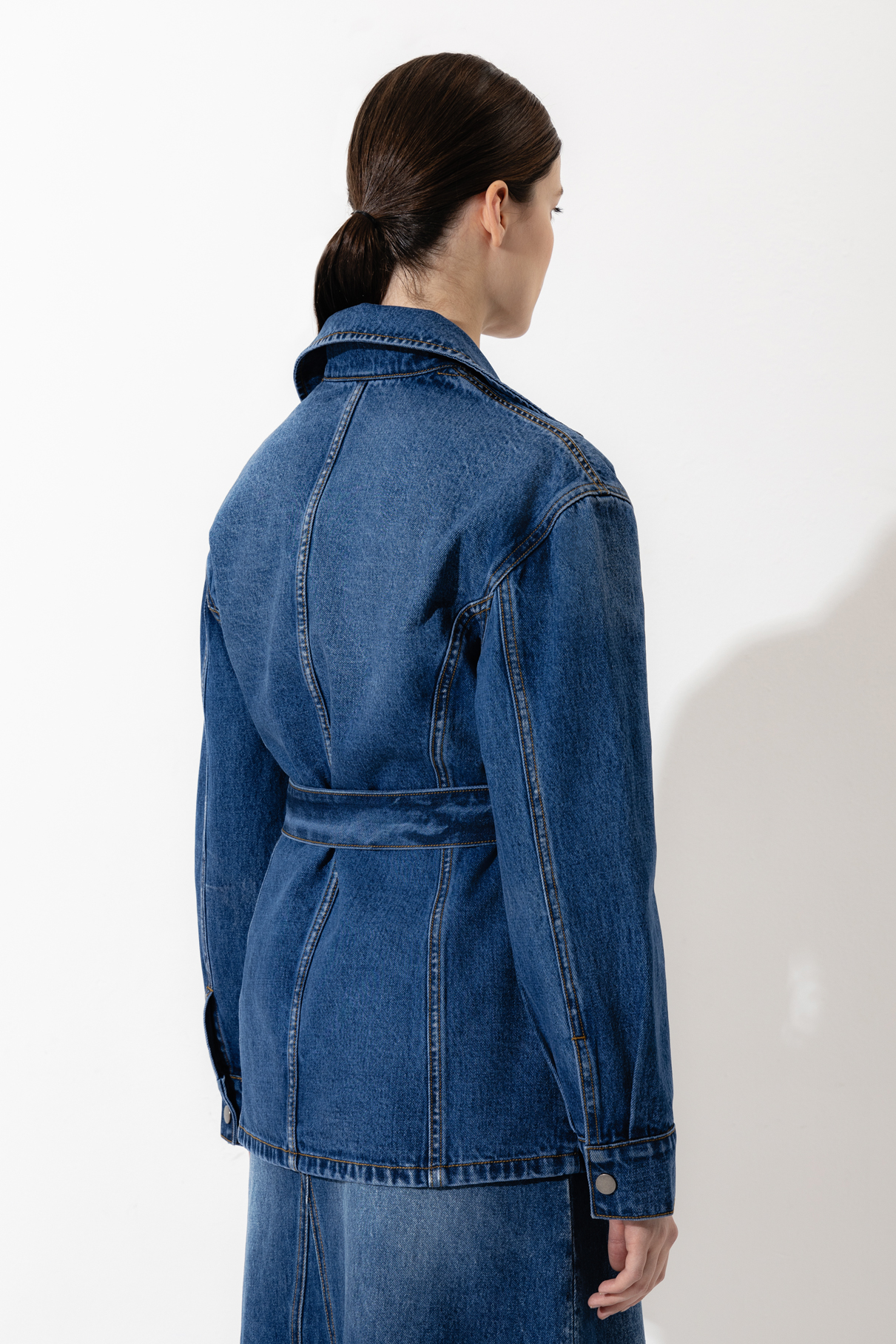 Джинсовая куртка VASSA CODE, пол женский, цвет синий, фото №5