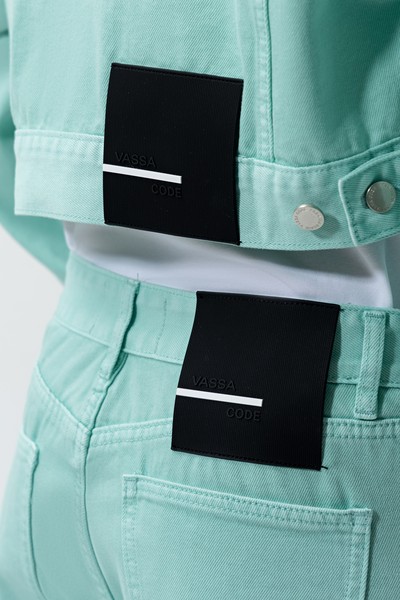 Укороченная джинсовая куртка VASSA CODE, пол женский, цвет зеленый, фото №4