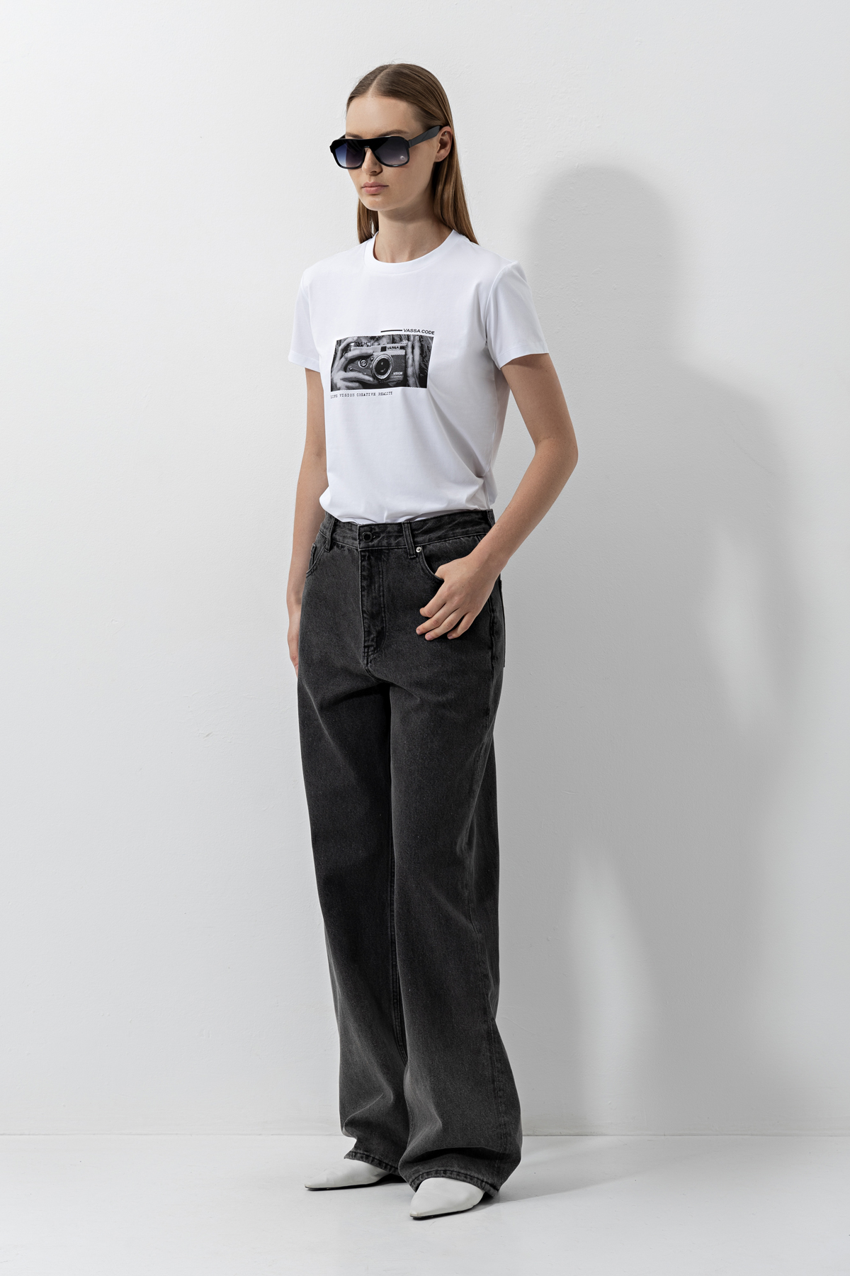 Джинсы Chelsea с градиентом VASSA CODE, пол женский, цвет серый, фото №3