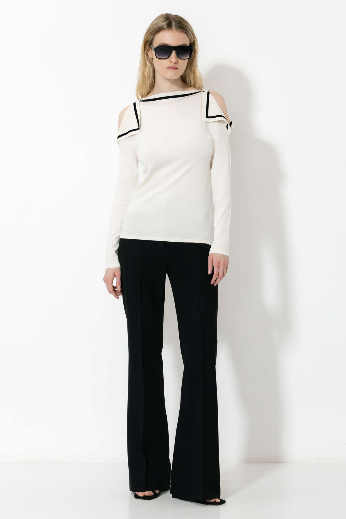 Джемпер с открытыми плечами , пол женский, цвет белый, фото №3