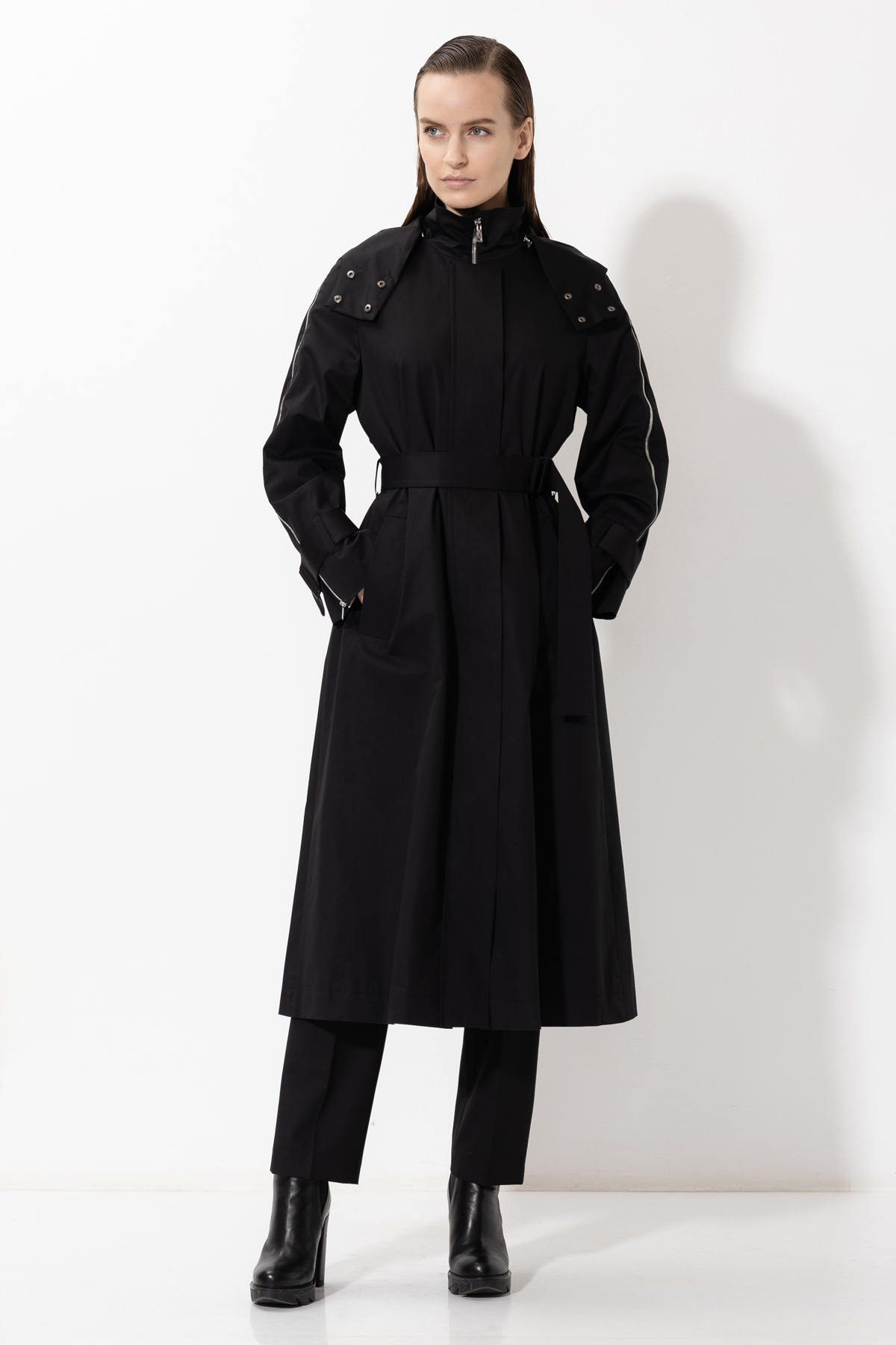 Дизайнерский плащ VASSA&Co, пол женский, цвет черный, фото №2