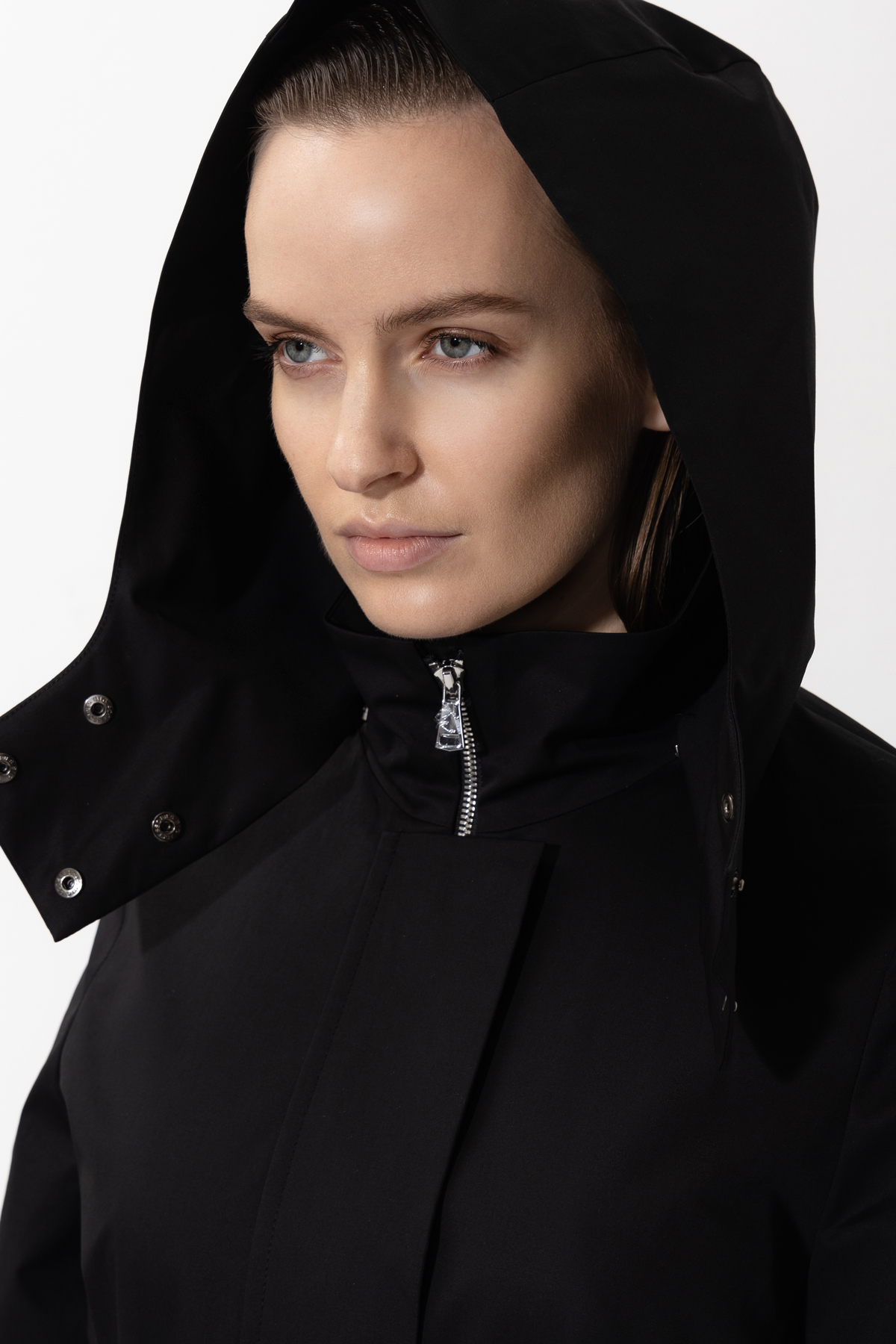 Дизайнерский плащ VASSA&Co, пол женский, цвет черный, фото №4