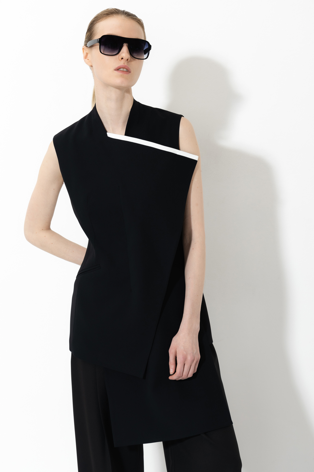 Жилет VASSA&Co, пол женский, цвет черный, фото №2