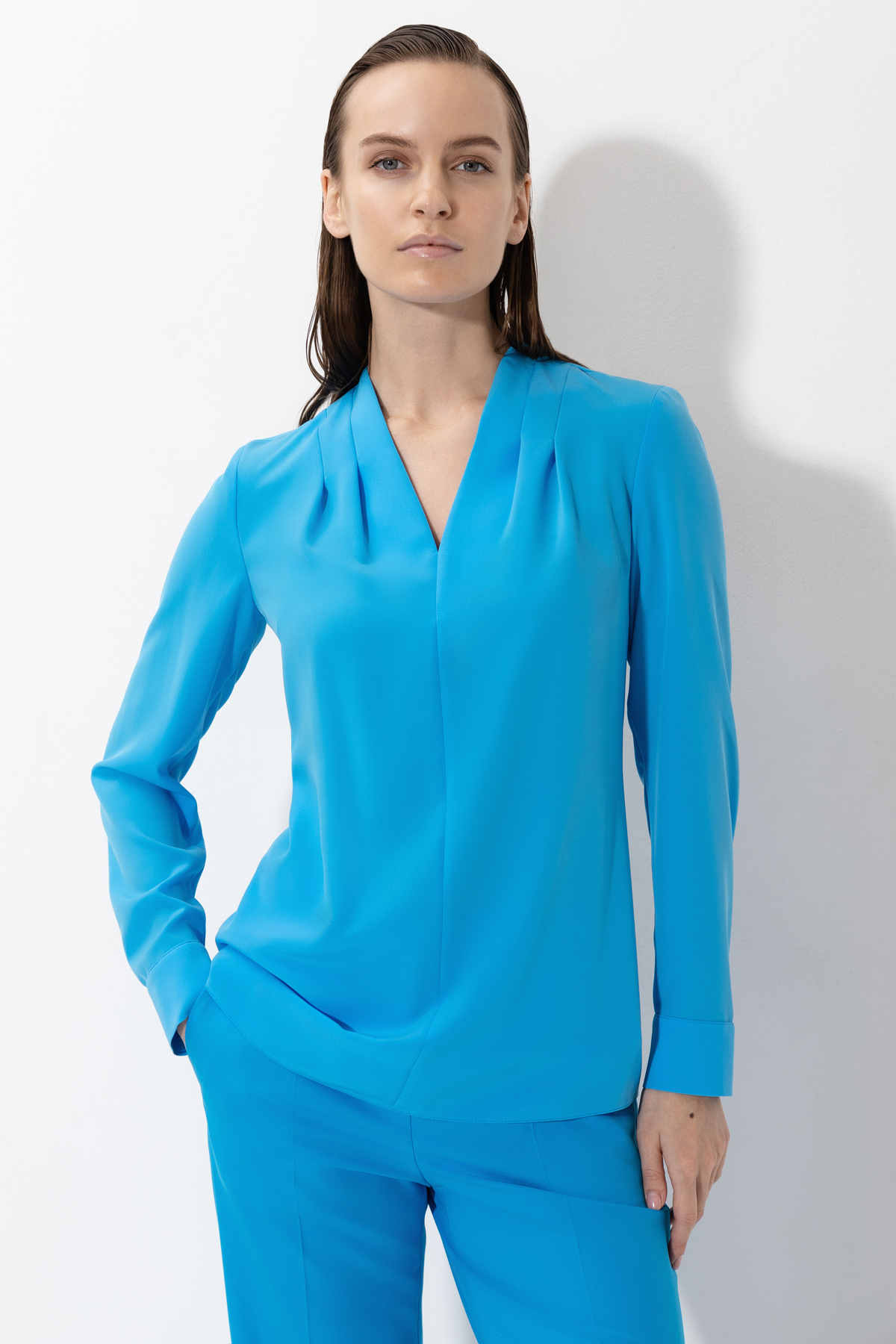 Блузка с декоративными складками VASSA&Co, пол женский, цвет голубой, фото №2