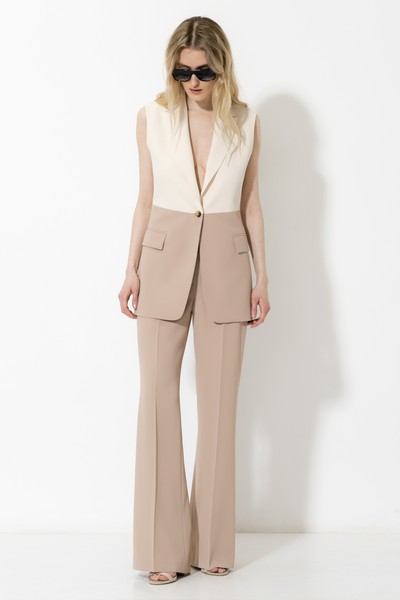 Trousers VASSA&Co, пол female, цвет бежевый, фото №2