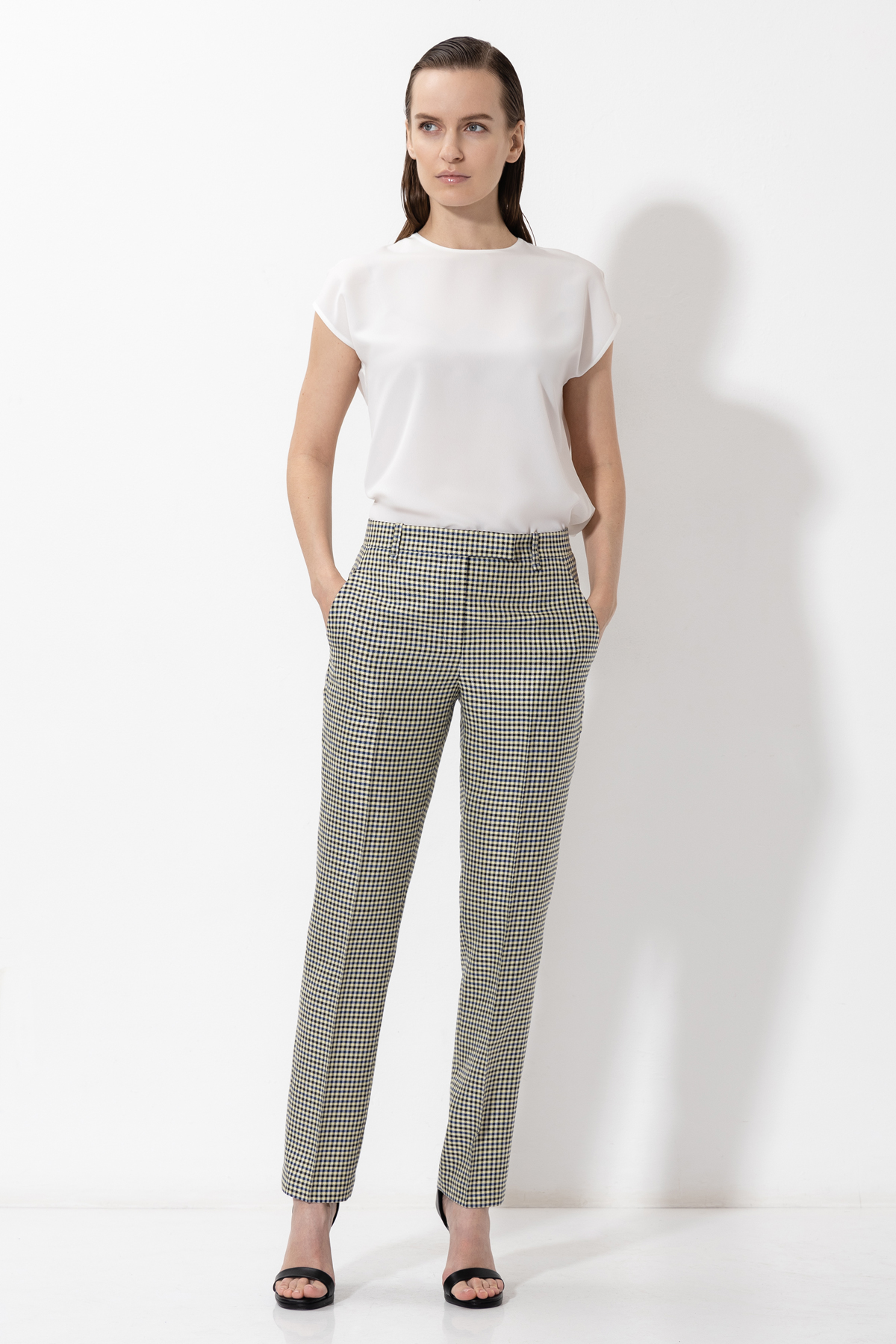 Брюки в клетку зауженного кроя VASSA&Co, пол женский, цвет молочный, фото №2