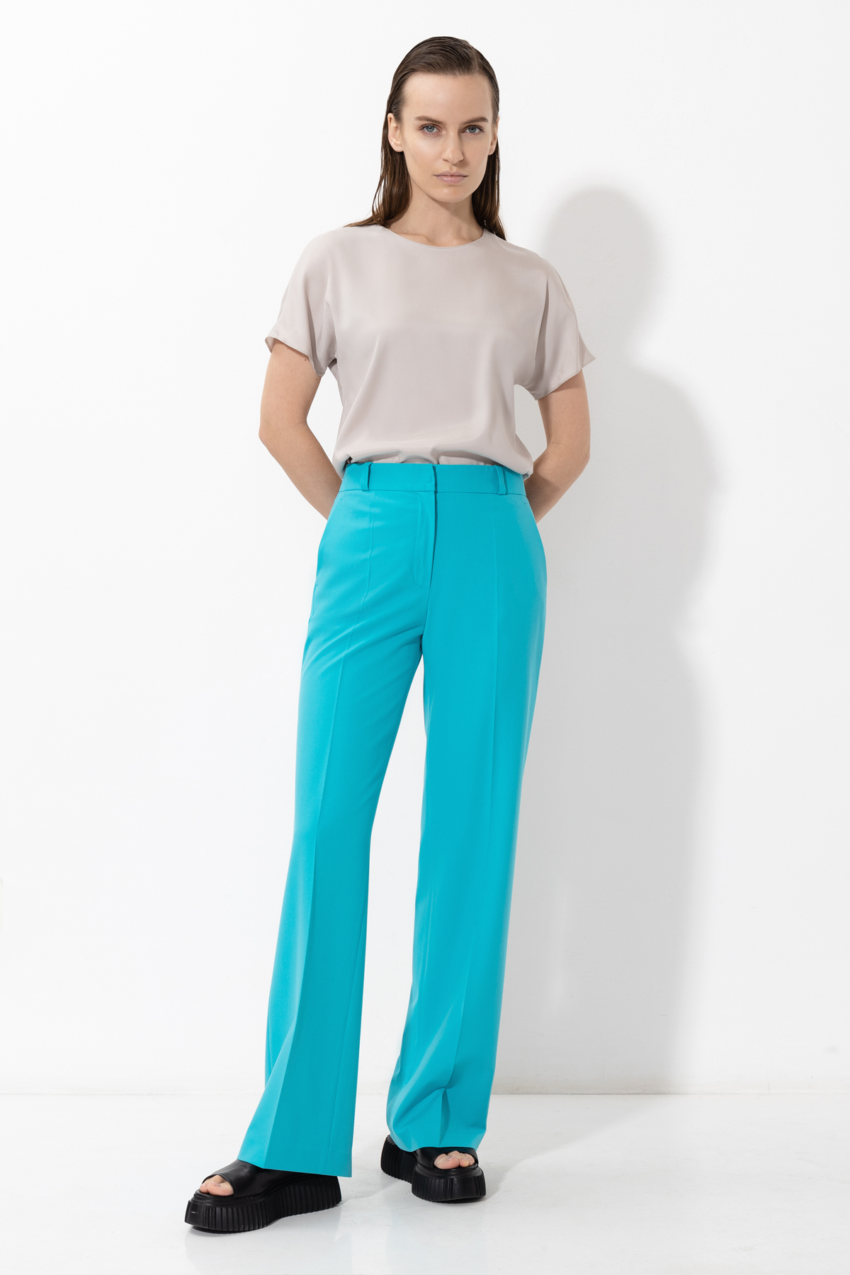 Брюки VASSA&Co, пол женский, цвет голубой, фото №2