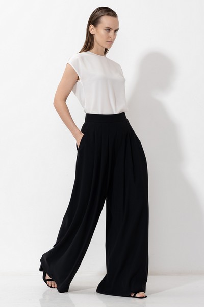 Trousers VASSA&Co, пол female, цвет black, фото №2