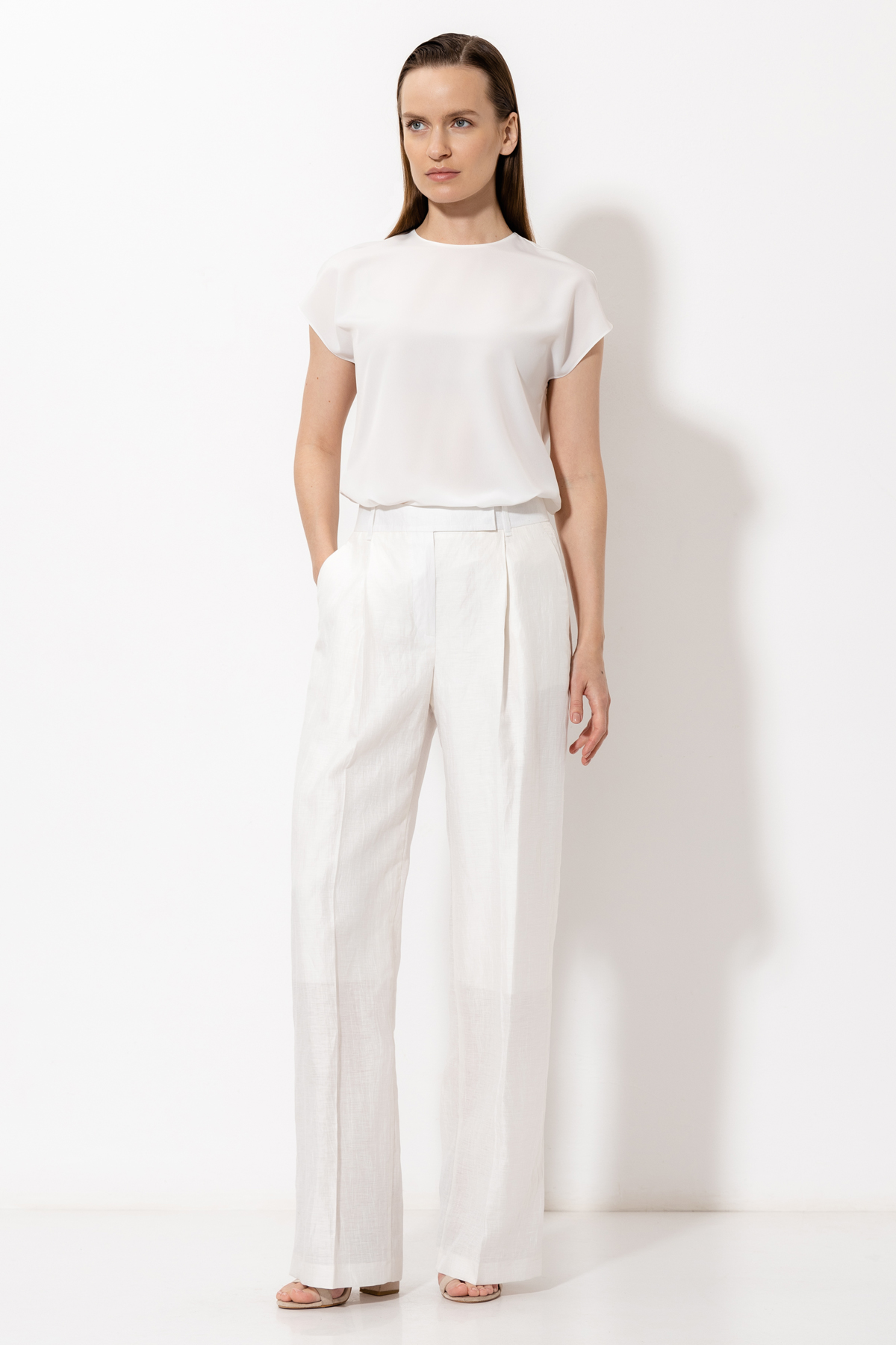 Trousers VASSA&Co, пол female, цвет white, фото №2